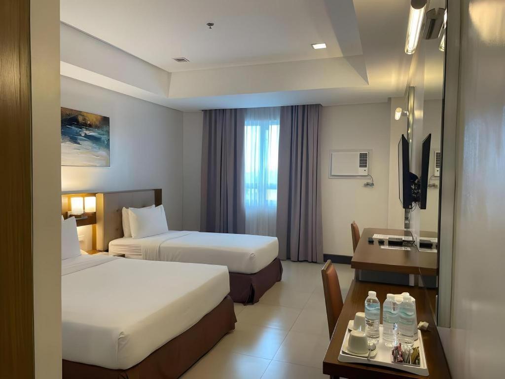 Diversion 21 Hotel Iloilo City Ngoại thất bức ảnh