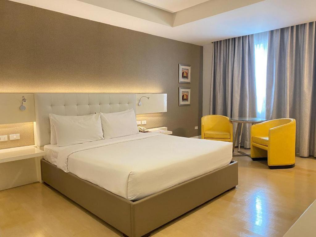 Diversion 21 Hotel Iloilo City Ngoại thất bức ảnh